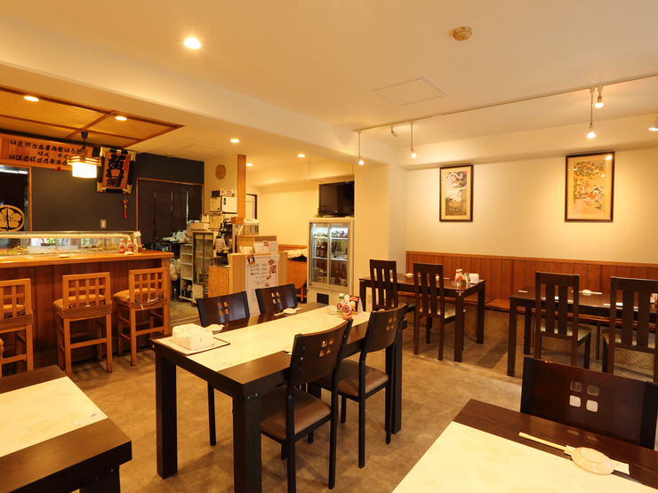 鮨和の店内