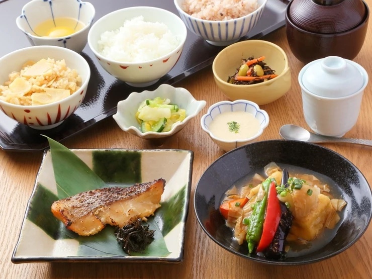 大かまど飯 寅福の料理