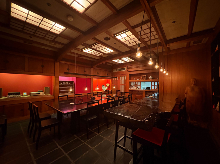 東京十月の内観