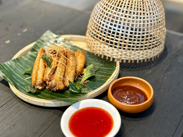 『ハーブチキンウィング』935円