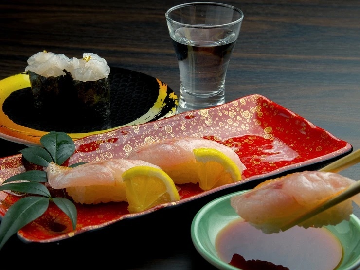 回転寿し　仁の料理