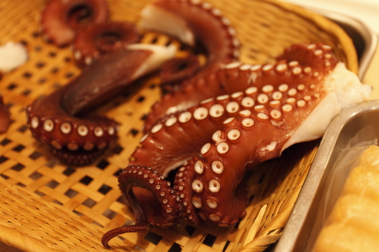 今では高級食材となった明石の蛸が安定して仕入れられるのも、長く大阪の味を支えてきた信頼の証だ