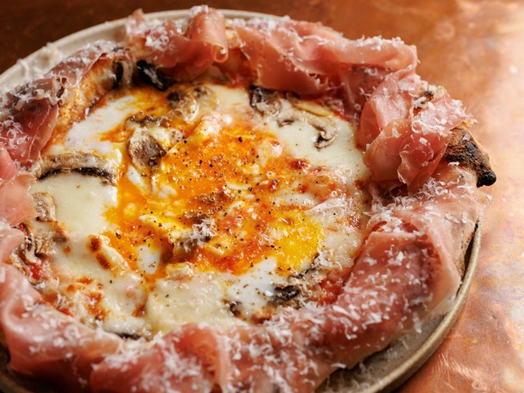 Pizzeria VESTA notteのビスマルクビアンカ