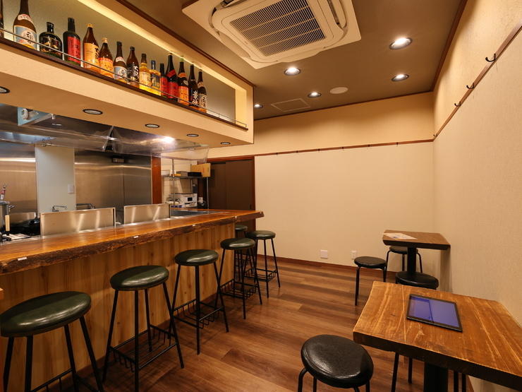 ミャンマー バーベキューハウスの店内