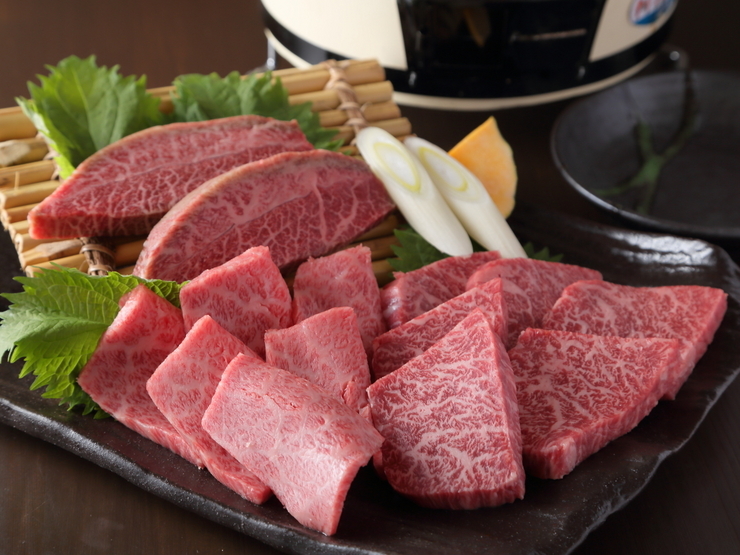 炭火焼肉頂