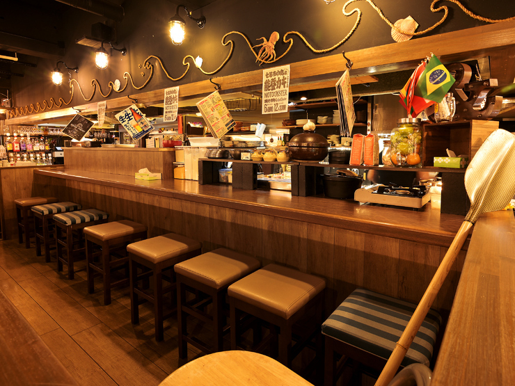 ひかりや＆yajimonの店内