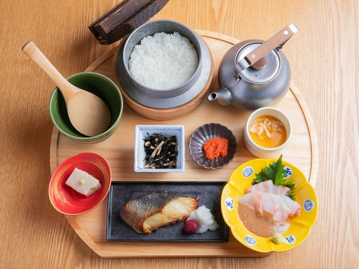 銀しゃりとだし茶漬け　釜のうさぎの料理