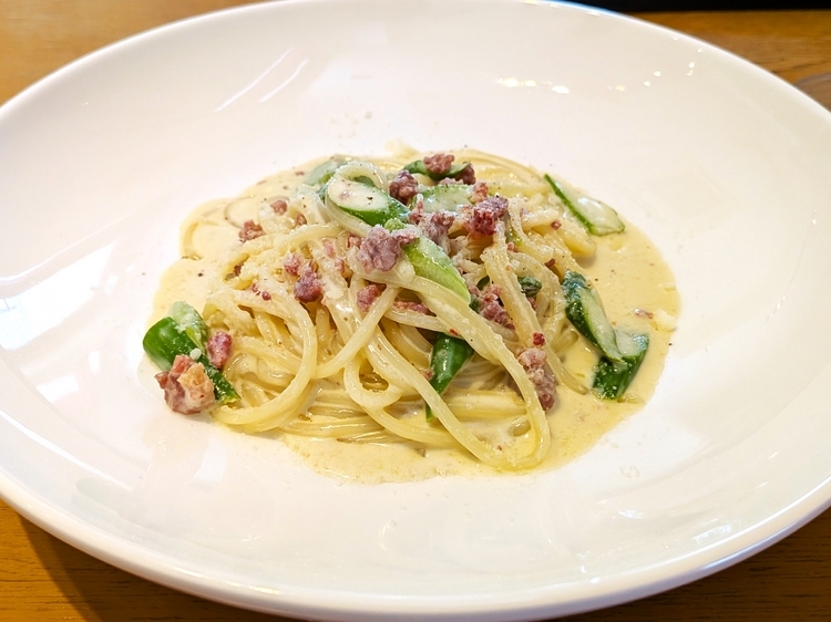 生ハムとワインの店RACONDOのパスタ