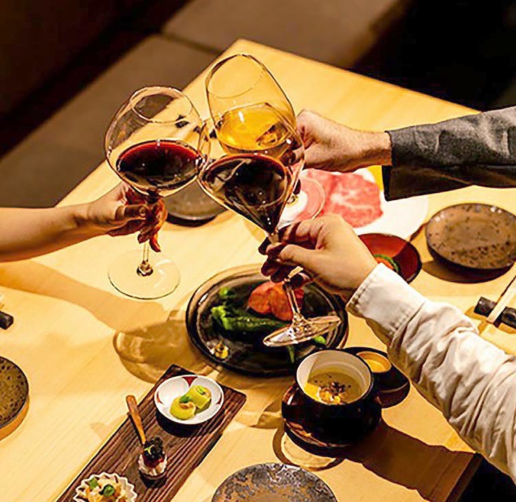 SUKIYAKI　六松の内観・料理