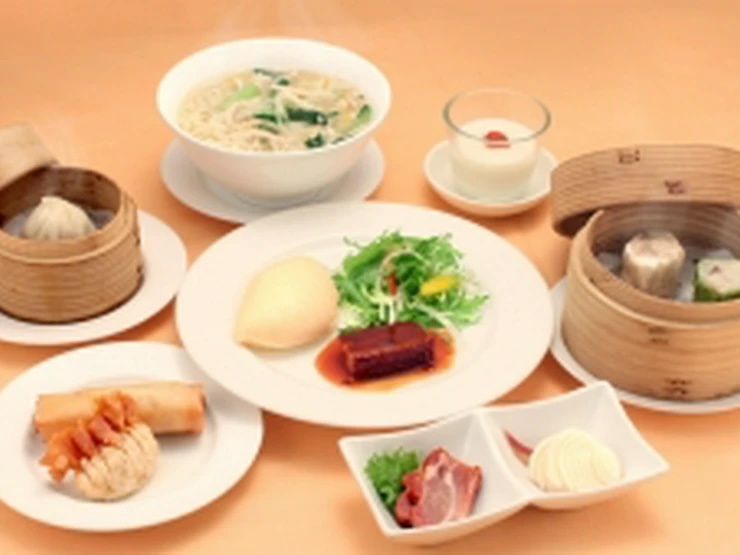維新號　點心茶室の料理
