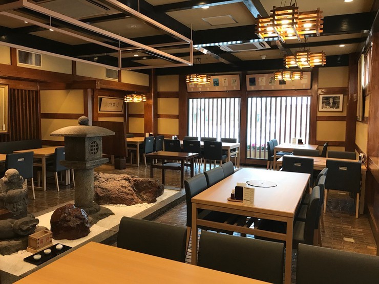 鎌倉御代川の店内