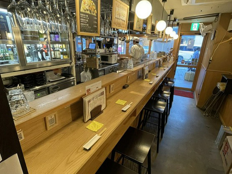 鮨とSAKE 茶屋町Marryの内観