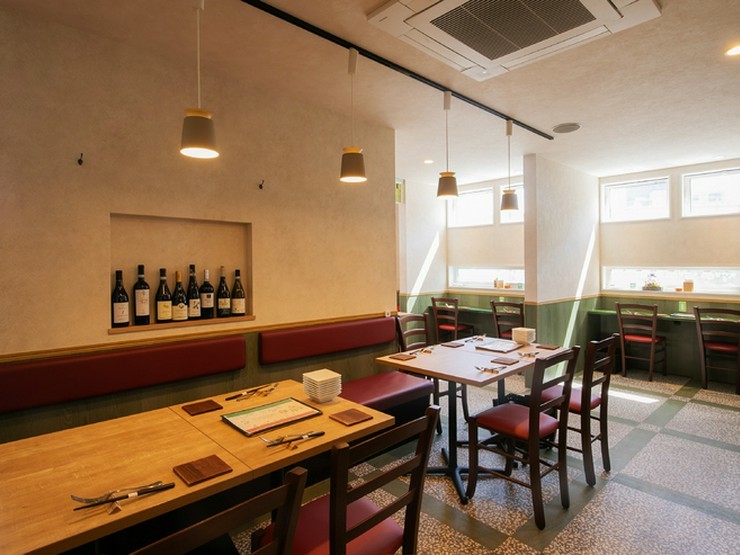 Trattoria&Bar Troppoの店内