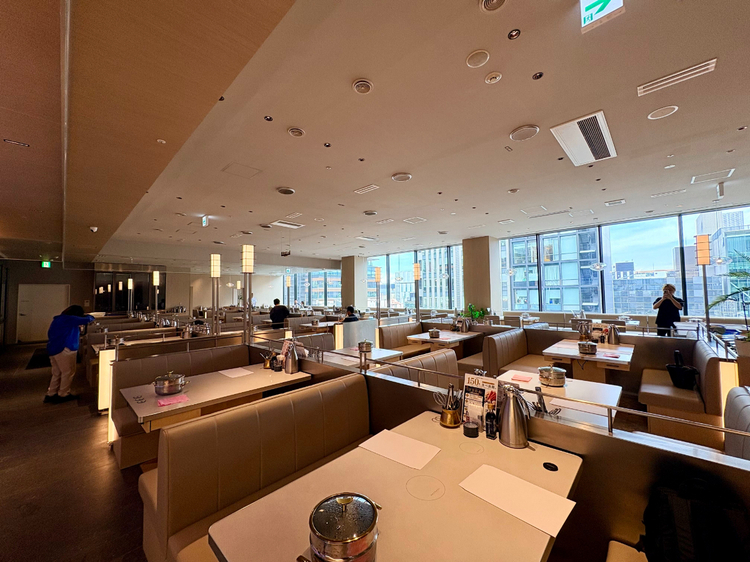 四海の店内
