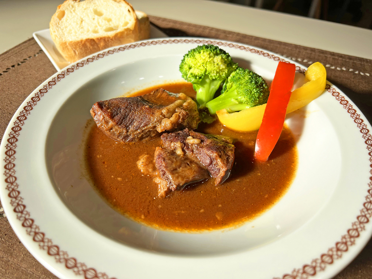 秋元さくら監修　牛ほほ肉の赤ワイン煮込み（2パック）