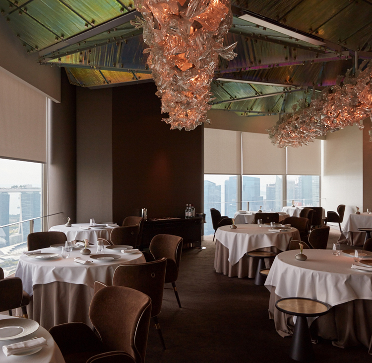 70階というホテル最上階から望むシンガポールの絶景と、モダンフレンチが紡ぐ至福の時間【Jaan】