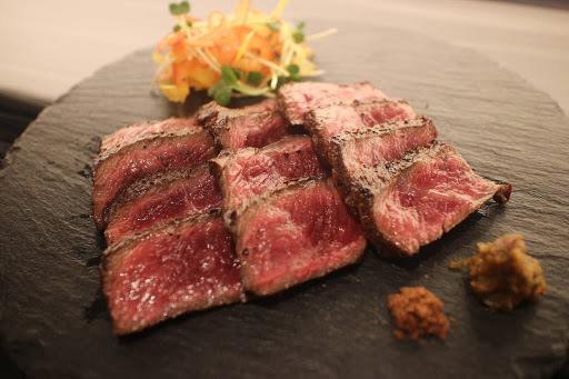 お肉と京野菜とワイン 縁と縁の黒毛和牛イチボのステーキ