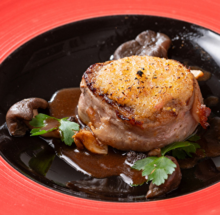 浅草観光の際にも訪れたい。おいしさを求める大人たちが静かに通う【バルスモーク寿燻工房】｜浅草・田原町